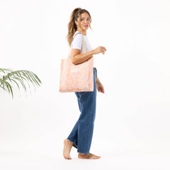 Keep It Light Daily Tote | Lei Stand