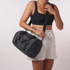 Keep It Light Stubby Duffle | Puakenikeni Buds