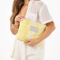 Mid Pouch | Lei Stand